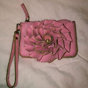 Super cute wristlet/wallet!